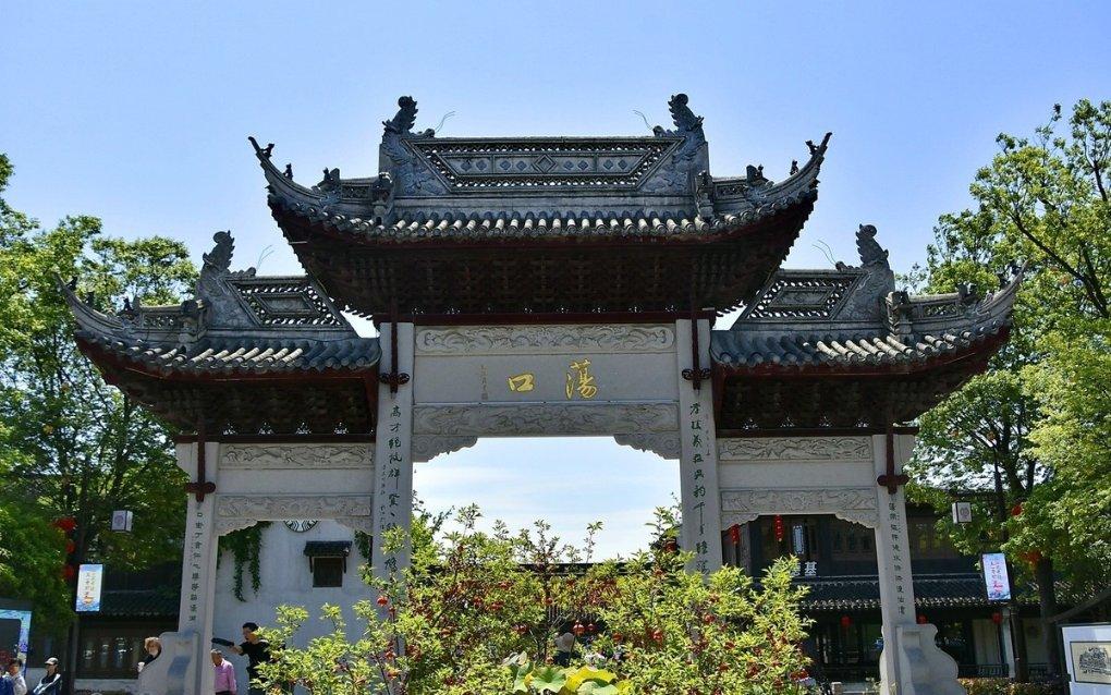 网红女巨人小莫,年仅23岁的年纪永远地离开我们了!